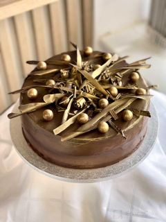 Torta pozlátená